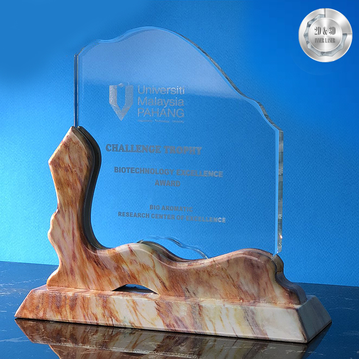 9306 - Exclusive Crystal Awards