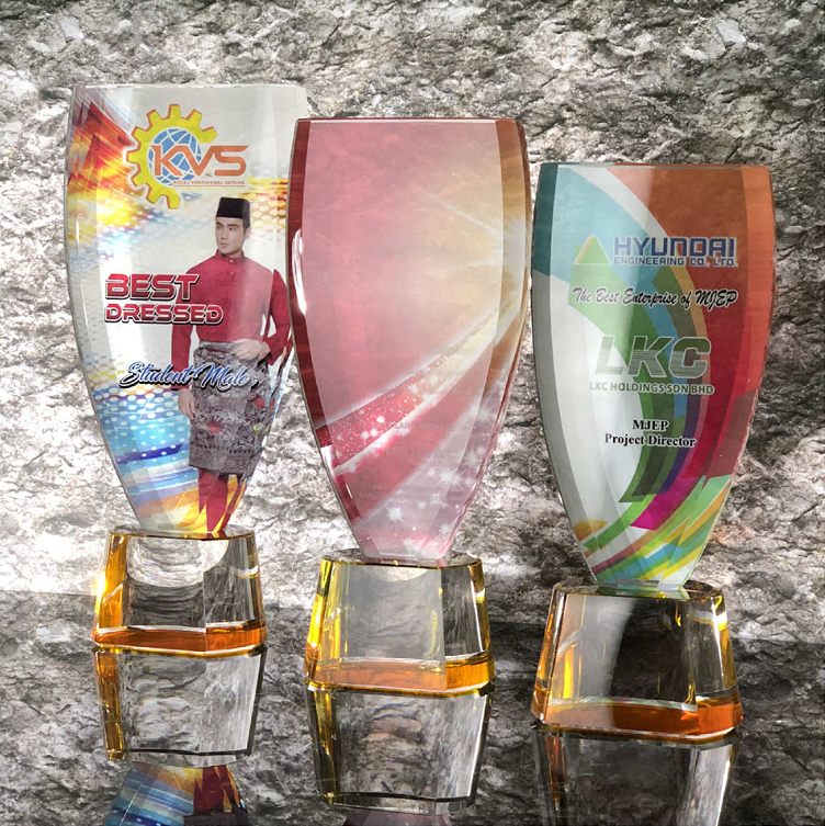 8311 - Colour Crystal Awards