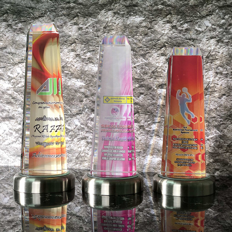 8313 - Colour Crystal Awards