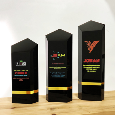 3109 - Exclusive Crystal Trophy