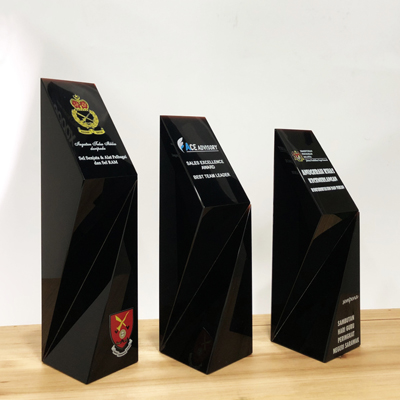 3110 - Exclusive Crystal Trophy