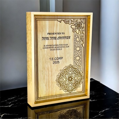 7737 - Wooden Frame Award