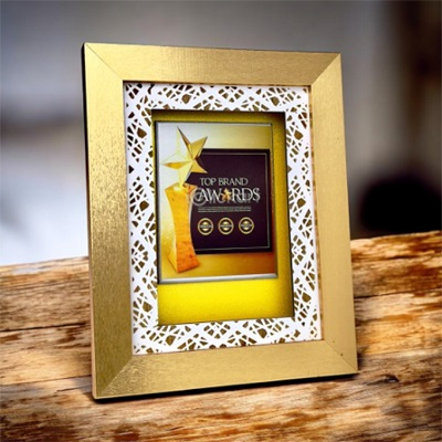 7736 - Wooden Frame Award