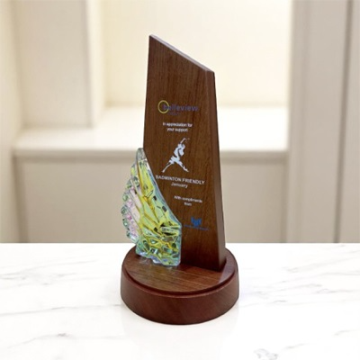 7705 - Wooden Plaque & Trophy