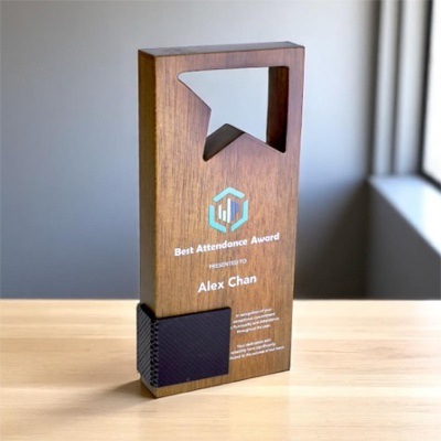 7695 - Wooden Plaque & Trophy