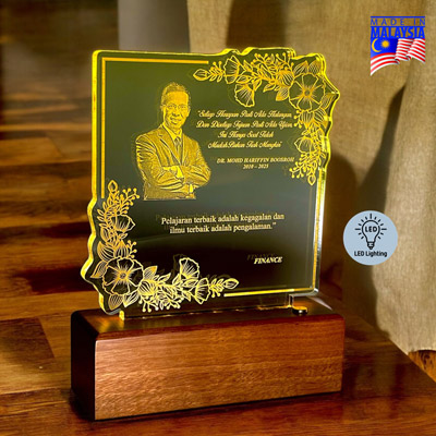 5268 - Innovative Design Acrylic Award