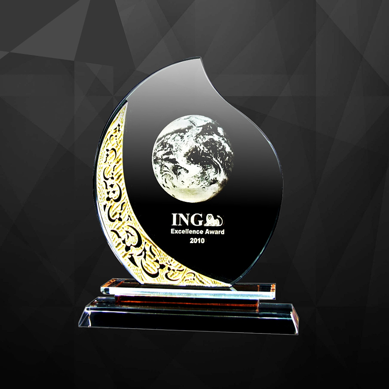 9027 - Exclusive Crystal Plaques