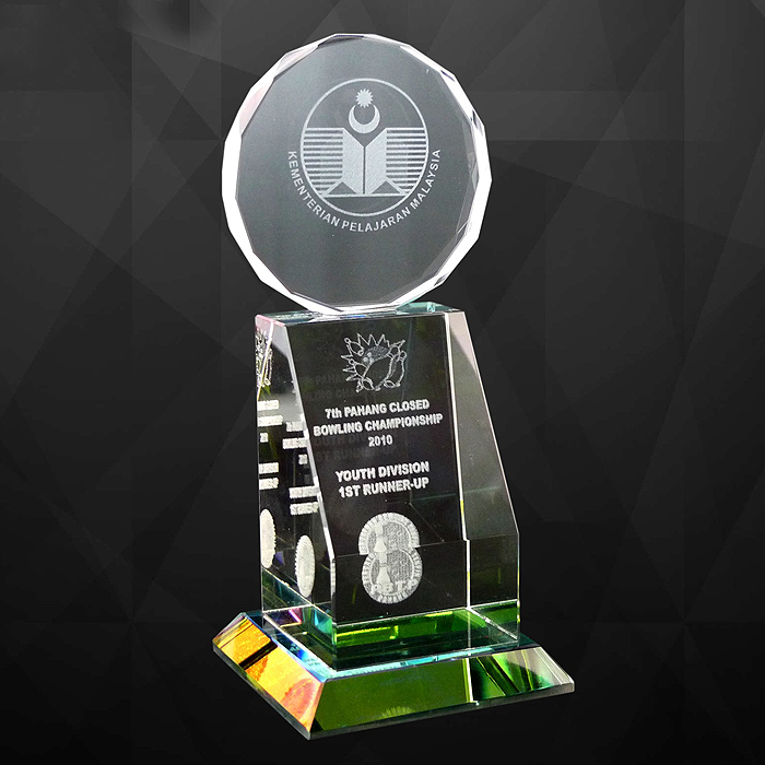 9040 - Exclusive Crystal Trophy