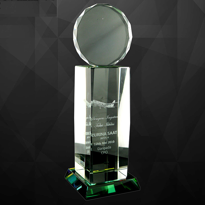 9064 - Exclusive Crystal Trophy