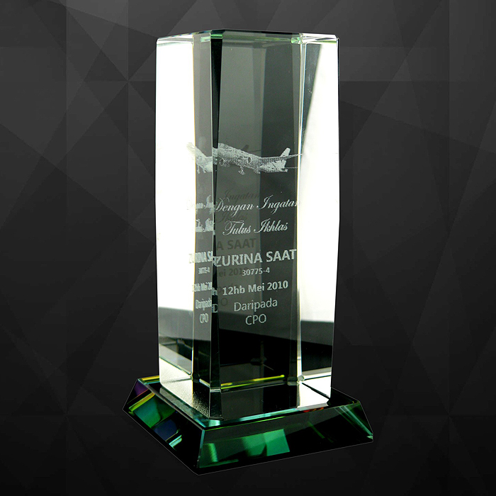 9066 - Exclusive Crystal Trophy