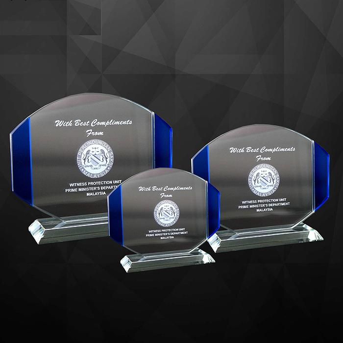 9073 - Exclusive Crystal Plaques