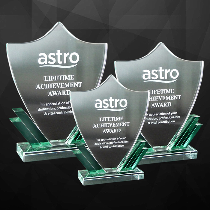 9075 - Exclusive Crystal Plaques